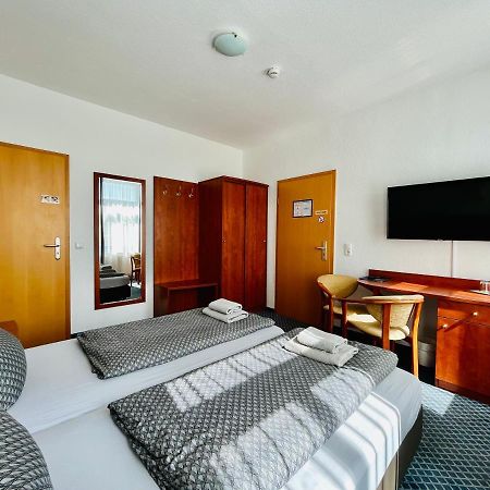 רוסטוק Hotel-Pension "Petridamm" מראה חיצוני תמונה