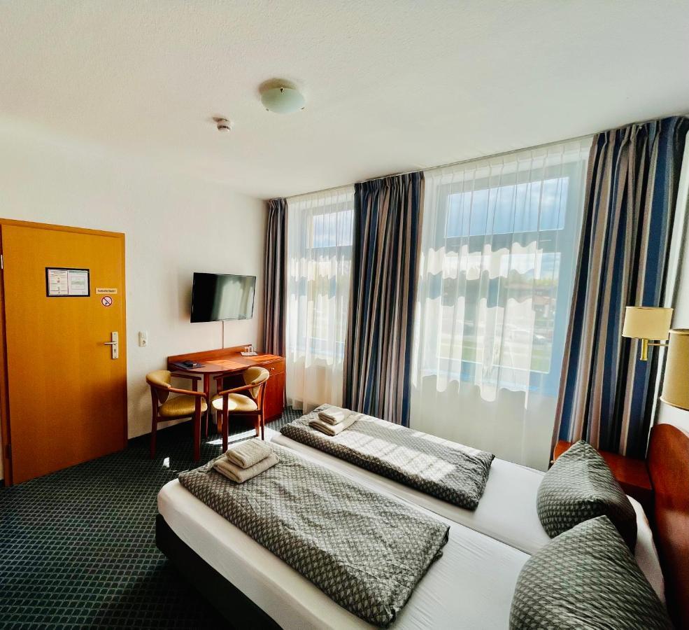 רוסטוק Hotel-Pension "Petridamm" מראה חיצוני תמונה