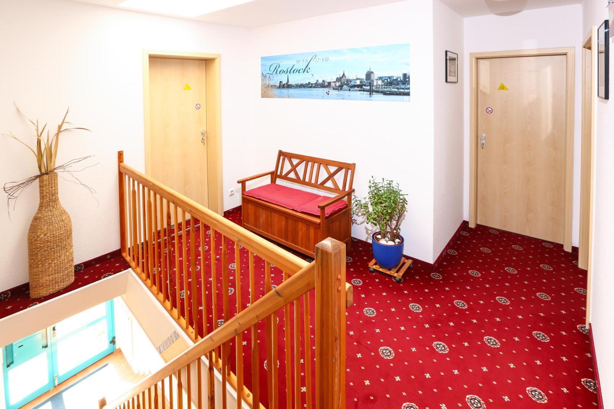 רוסטוק Hotel-Pension "Petridamm" מראה חיצוני תמונה