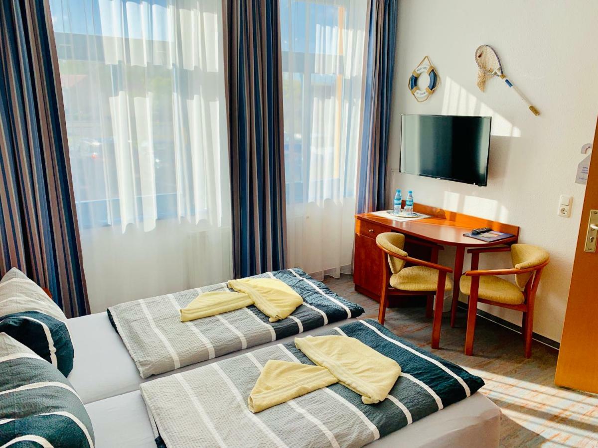 רוסטוק Hotel-Pension "Petridamm" מראה חיצוני תמונה