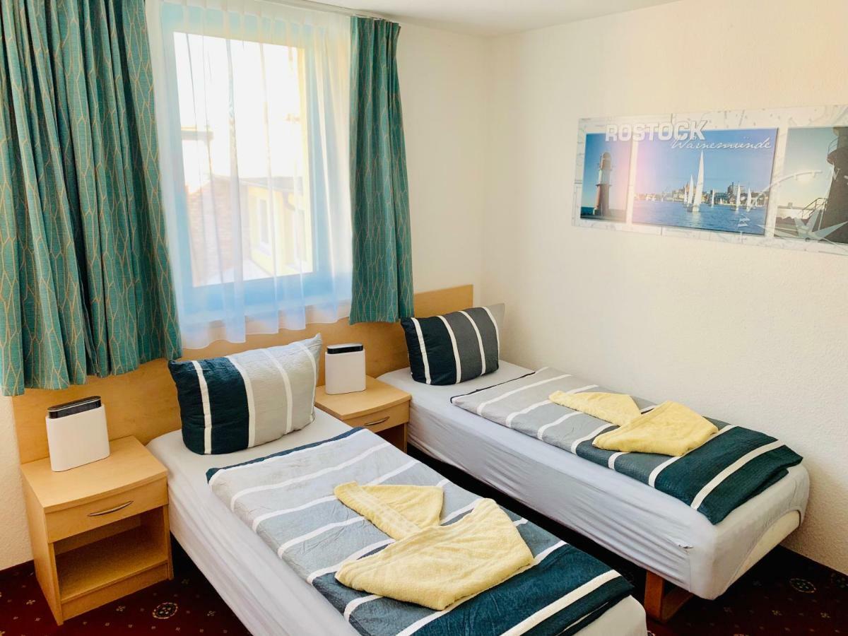 רוסטוק Hotel-Pension "Petridamm" מראה חיצוני תמונה