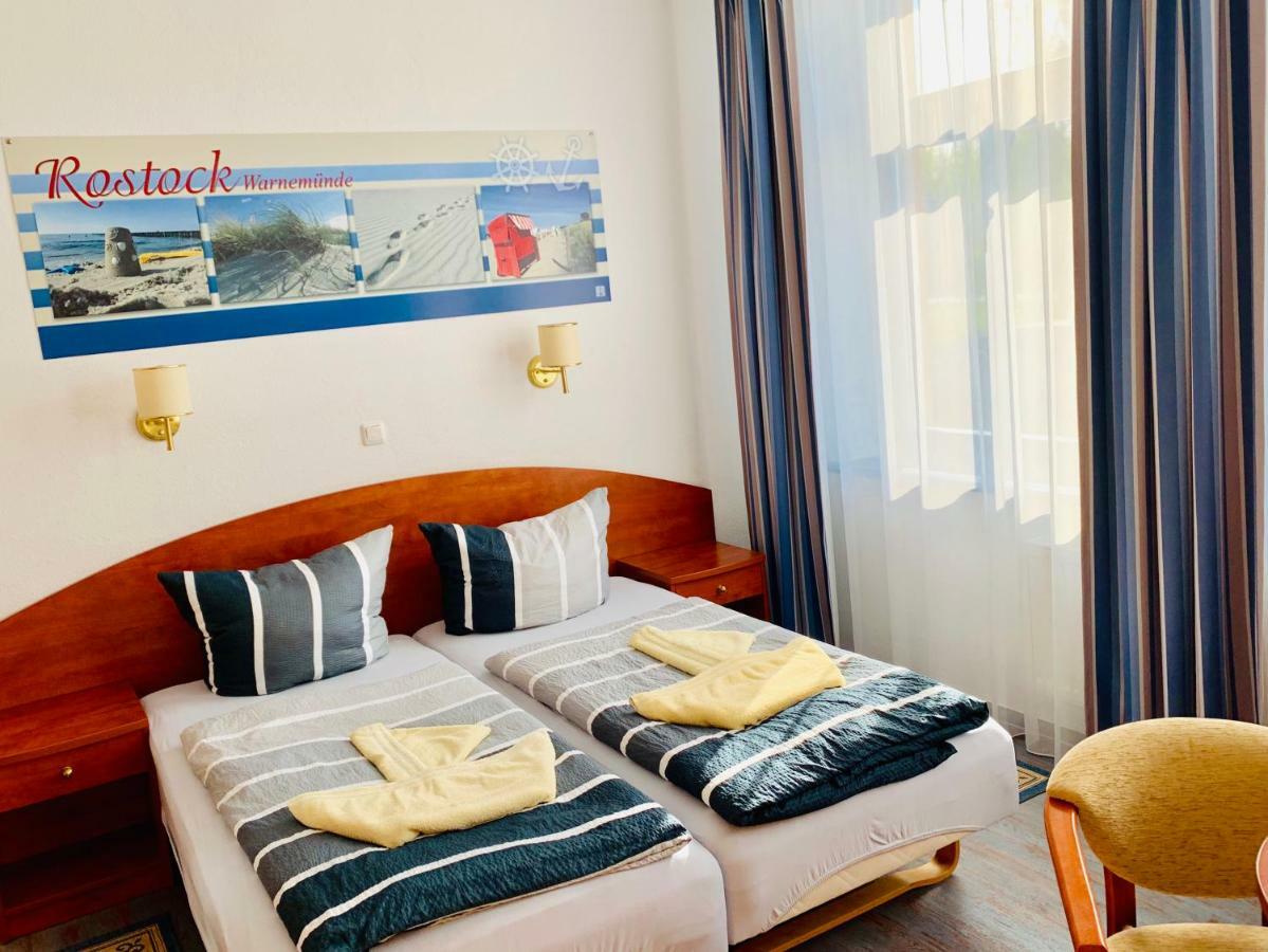 רוסטוק Hotel-Pension "Petridamm" מראה חיצוני תמונה